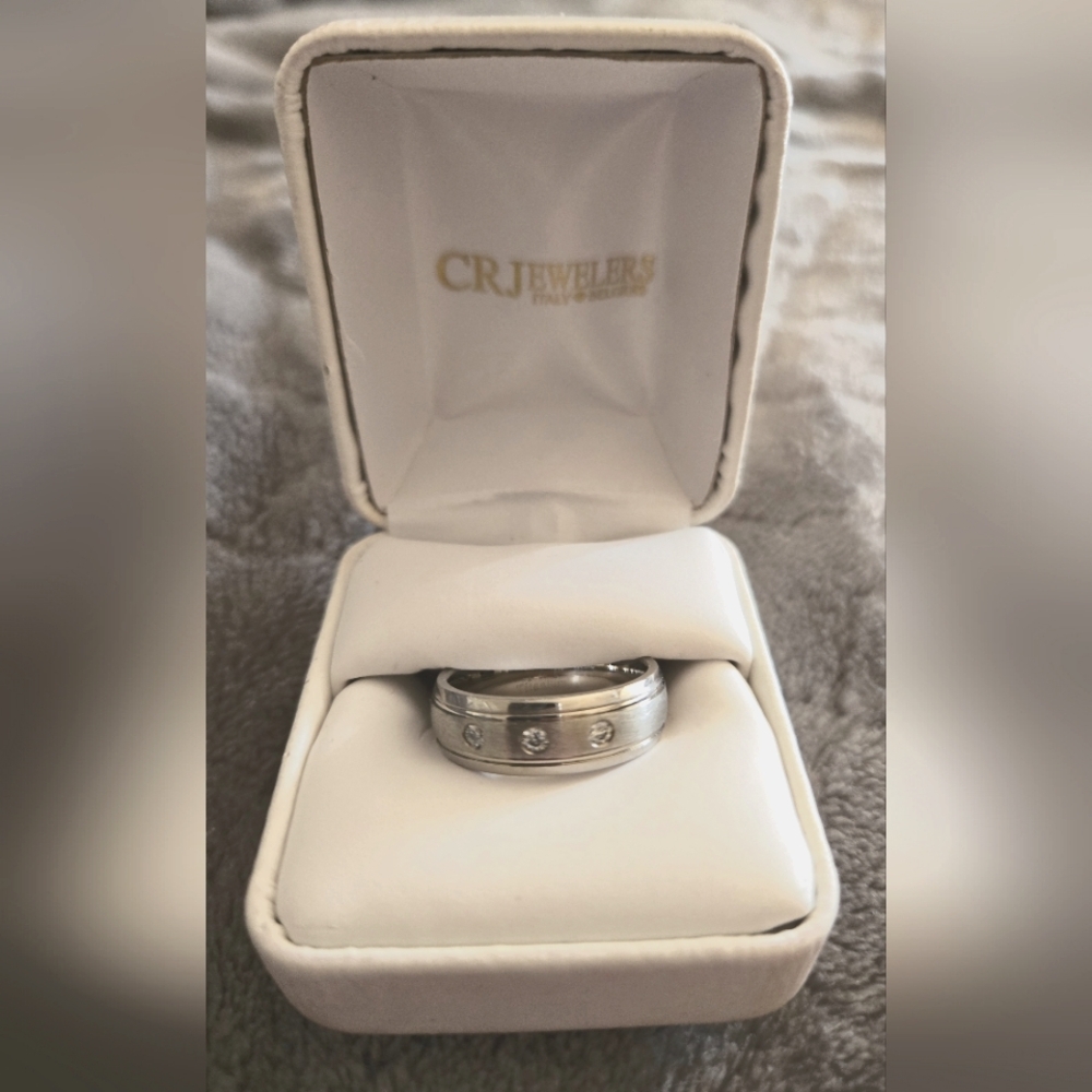 Men's Titanium Ring NEW